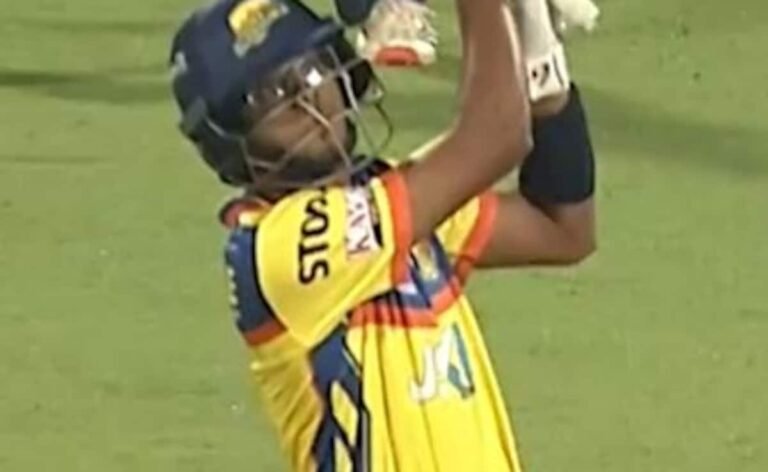 “Like Father, Like Son”: Rahul Dravid’s Son’s Six Draws Comparisons With India Great