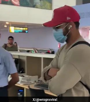 ‘Masked’ Virat Kohli Spotted By Fans At Bengaluru Airport – Video Goes Viral ‘Masked’ Virat Kohli Spotted By Fans At Bengaluru Airport – Video Goes Viral
