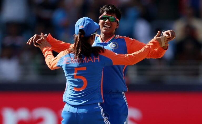 India Bowler Deepti Sharma Causes Sensational Surprise Run Out vs New Zealand In Women’s 1st ODI. Watch India Bowler Deepti Sharma Causes Sensational Surprise Run Out vs New Zealand In Women’s 1st ODI. Watch