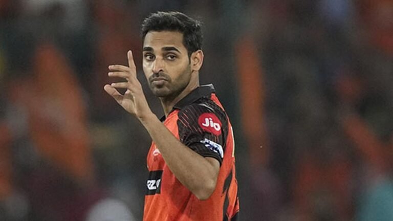 Bhuvneshwar Kumar sold to Royal Challengers Bengaluru for Rs 10.75 crore in IPL 2025 auction Bhuvneshwar Kumar sold to Royal Challengers Bengaluru for Rs 10.75 crore in IPL 2025 auction
