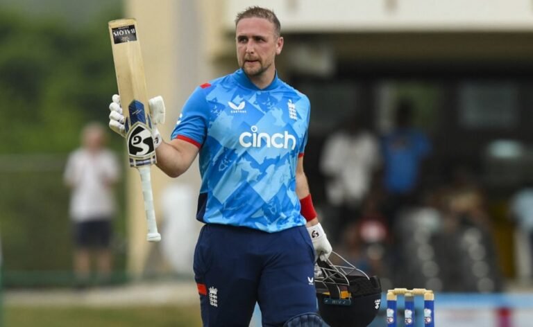 India, England Arrive In Kolkata For T20I Opener At Eden Gardens India, England Arrive In Kolkata For T20I Opener At Eden Gardens